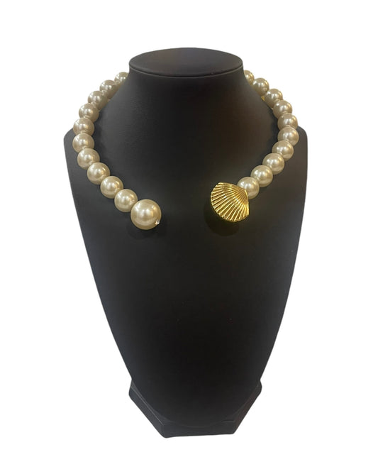 Pearl Choker.